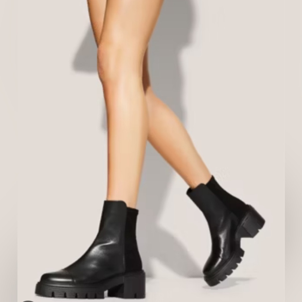 Stuart Weitzman 5050 Soho Bootie